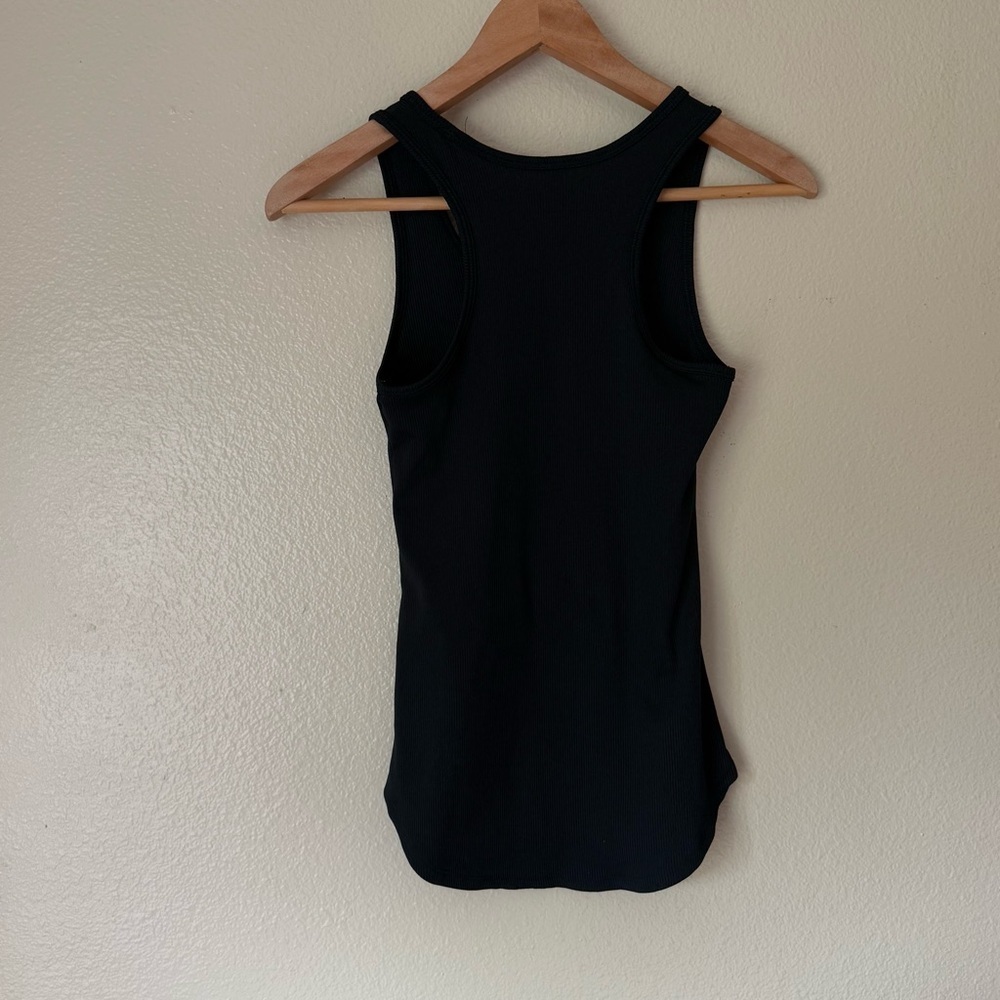 UNDER ARMOUR Tank 2 for $22 ❇️ - Picture 3 of 3